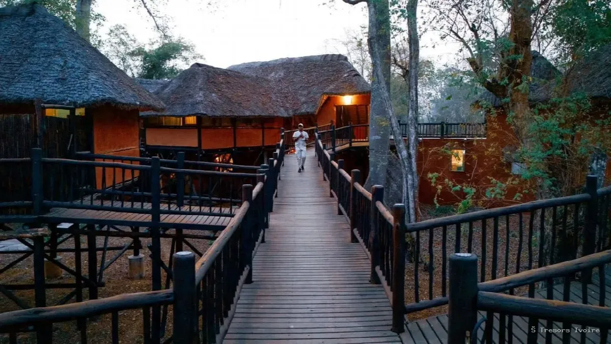 N’Zi River Lodges : dormir sur pilotis au cœur de la savane, et protéger la faune ivoirienne