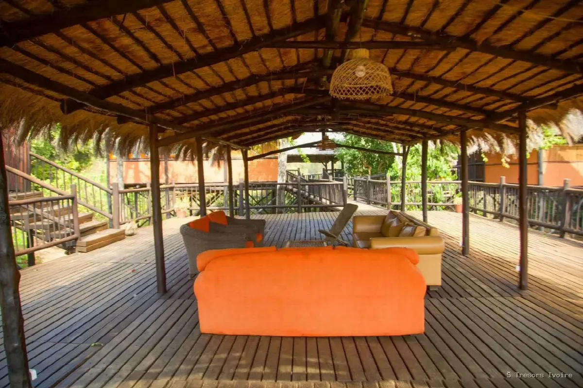 N’Zi River Lodges : dormir sur pilotis au cœur de la savane, et protéger la faune ivoirienne