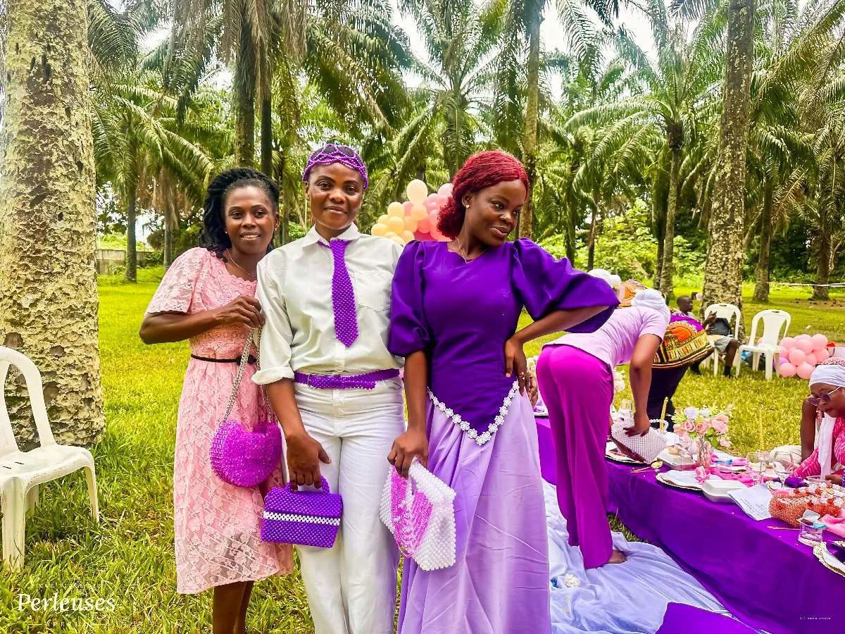 « Perles en liberté » : à Bingerville, les perleuses ont fait de chaque perle un trésor