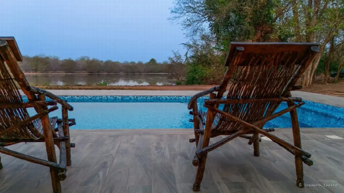 N’Zi River Lodges : dormir sur pilotis au cœur de la savane, et protéger la faune ivoirienne